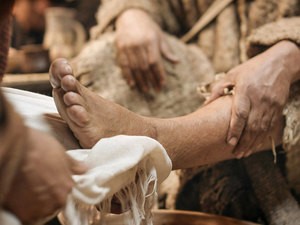 Easter: 011-jesus-washes-feet